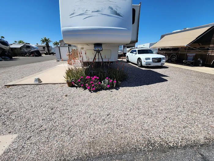 Happy Days RV Park Picture 9