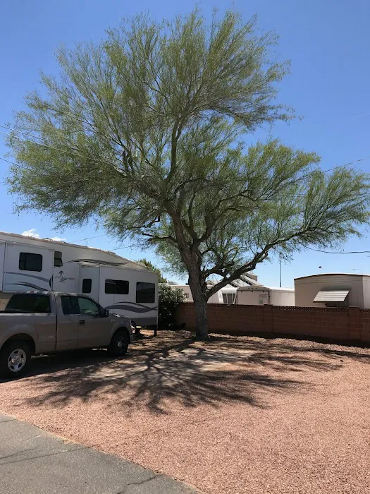 Oasis Junction Mobile Home & RV Park Picture 3