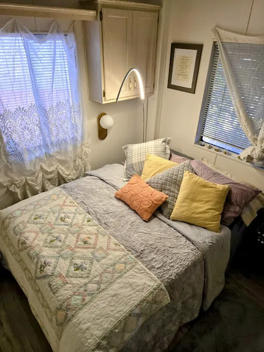 Oasis Junction Mobile Home & RV Park Picture 1