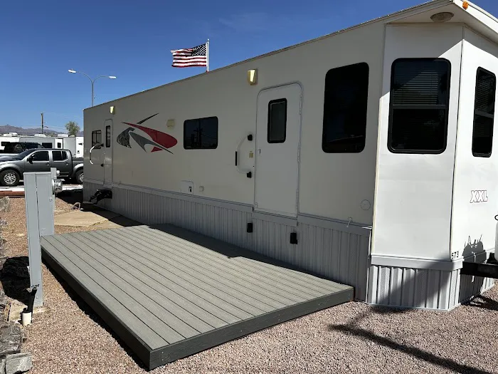 Oasis Junction Mobile Home & RV Park Picture 6