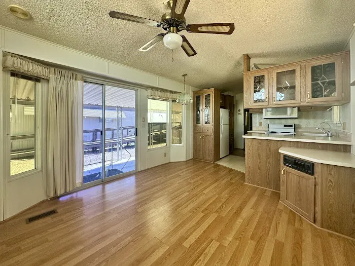 Superstition Mobile Ranch Picture 7