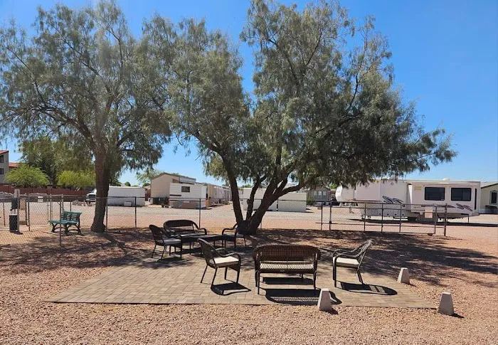 Husky Hollow Mobile Home Park Picture 3