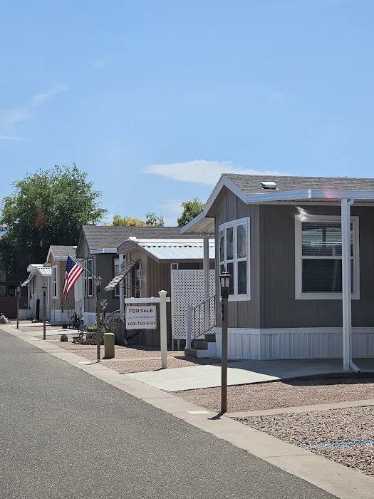 Husky Hollow Mobile Home Park Picture 8