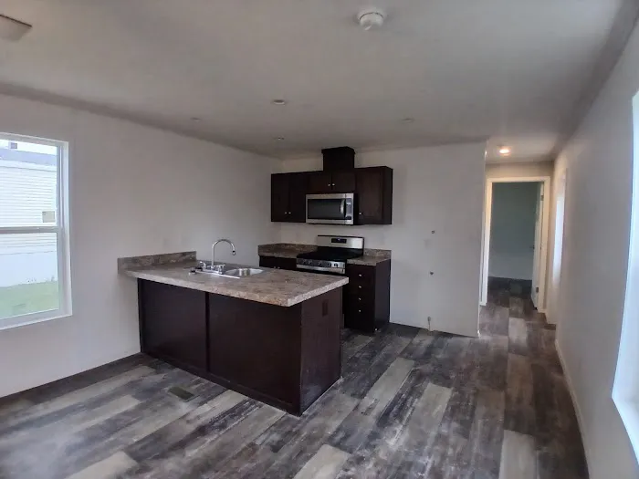 E&N Mobile Home Community Picture 10
