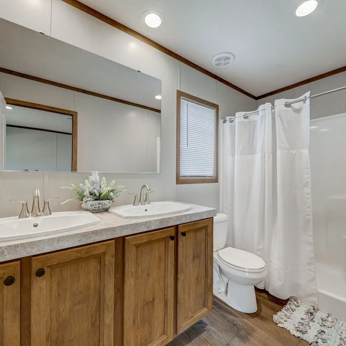 Heatherwood Mobile Home Community Picture 3