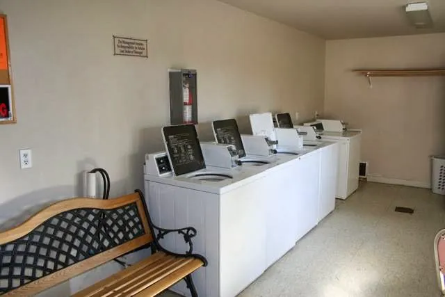 Rolling Hills Mobile Terrace & RV Park Picture 2