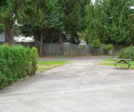 Rolling Hills Mobile Terrace & RV Park