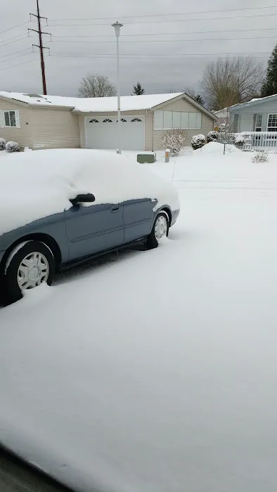 Cascade Park Village Picture 6