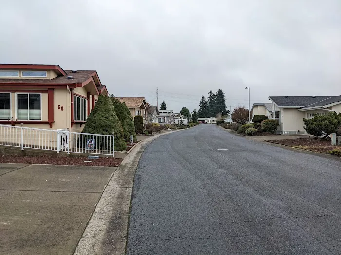 Cascade Park Village Picture 7