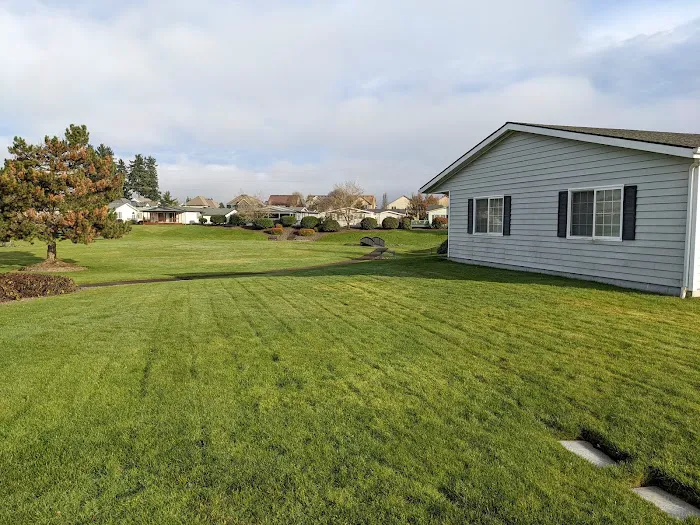 Cascade Park Village Picture 10