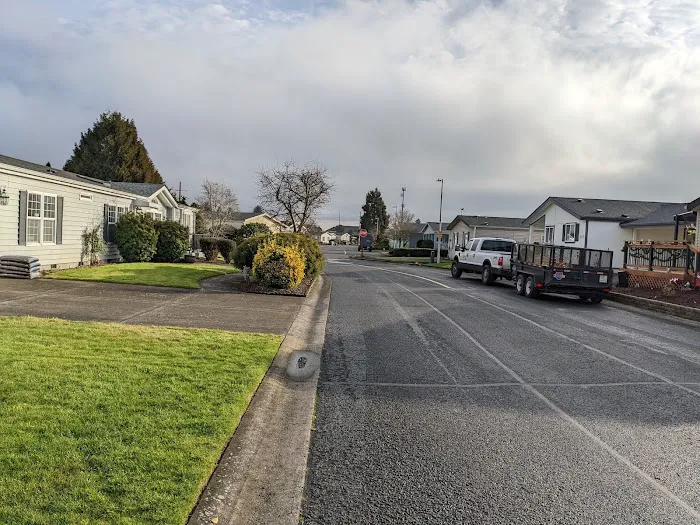 Cascade Park Village Picture 8