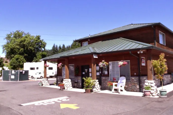 Vancouver Mall RV Park Picture 4