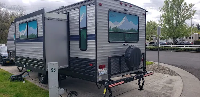 Vancouver Mall RV Park Picture 6