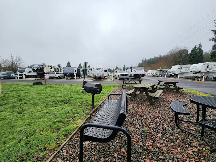 Vancouver Mall RV Park Picture 7