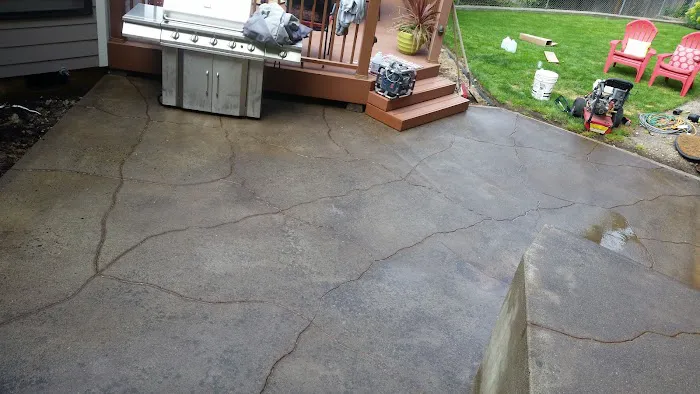 Wood Village Green Picture 4