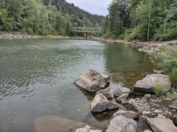 Sandy Riverfront Rv Resort Picture 2