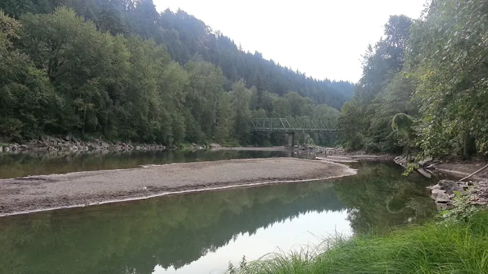 Sandy Riverfront Rv Resort Picture 10