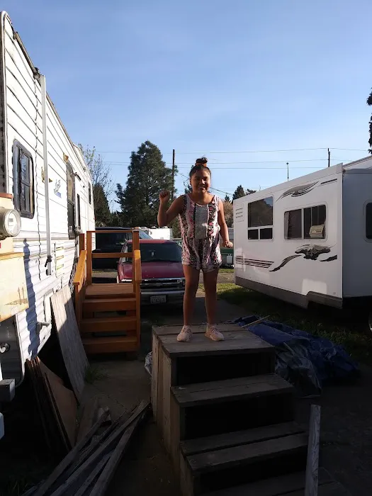 Glenwood Trailer Park Picture 2