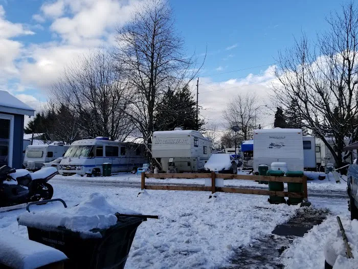 Cedar Shade Mobile Home Park Picture 7