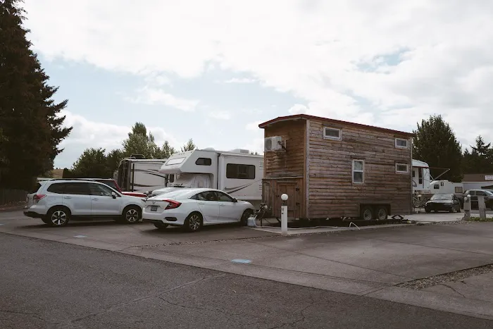 Vancouver RV Park Picture 4