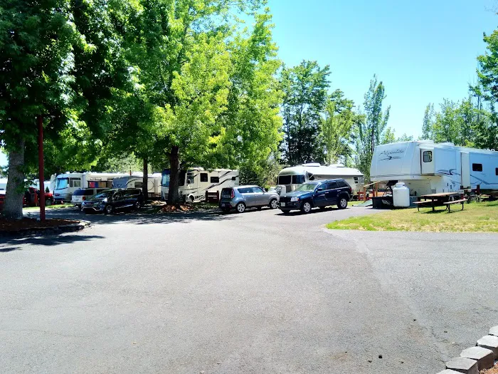 Jantzen Beach RV Park Picture 7