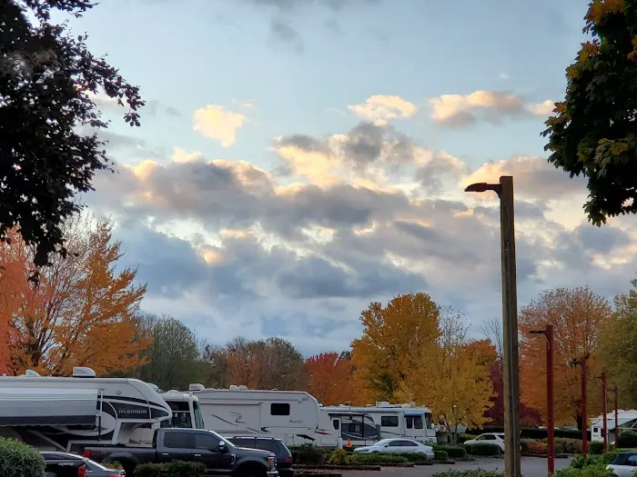 Jantzen Beach RV Park Picture 1