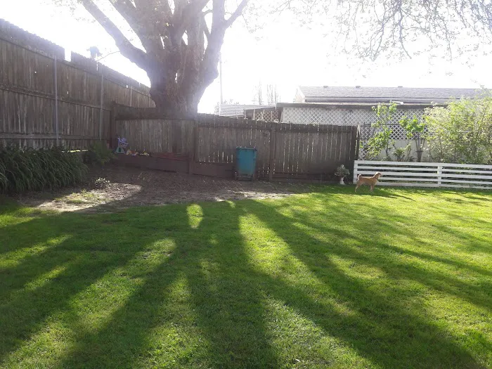 Colony Mobile Home Park Picture 4