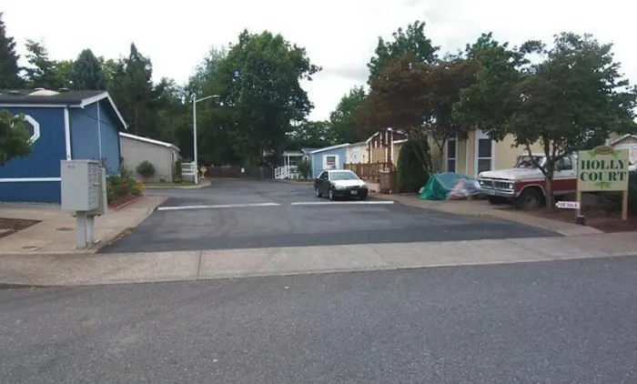 Holly Court MHC Picture 2