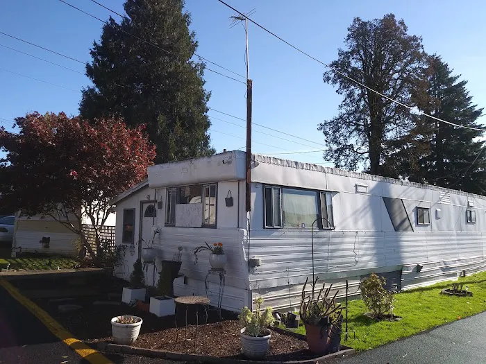 Milwaukie MH & RV Park Picture 6