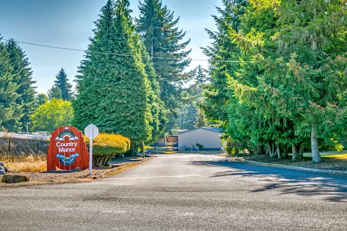 Country Manor Mobile Village Picture 5