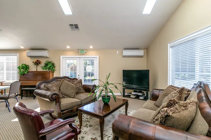 Country Manor Mobile Village Picture 7