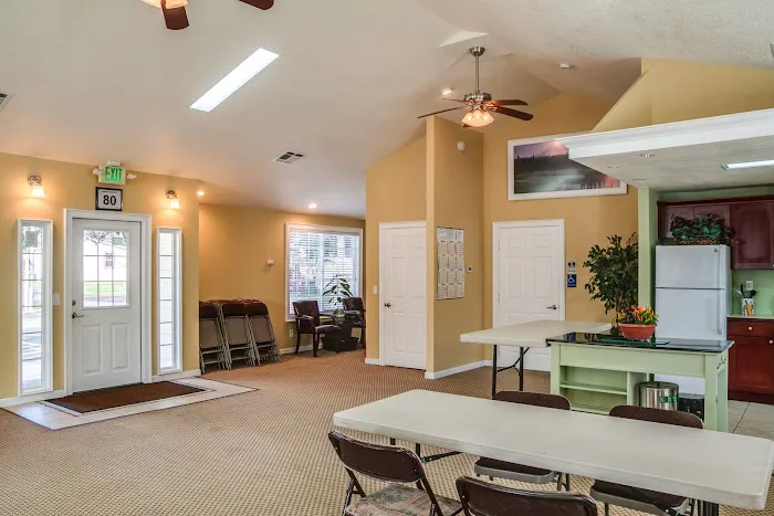 Country Manor Mobile Village Picture 9