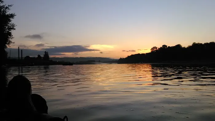 Stevens Moorage RV Park Camp Picture 5