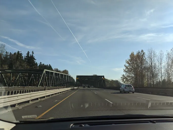 Oaks Mobile & RV Park Picture 3