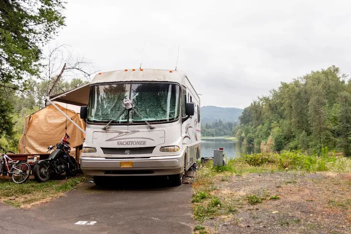 Lewis River RV Park and Country Store Picture 7