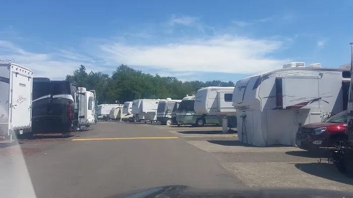 Riverside RV Park Picture 7