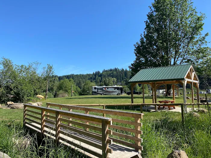 River's Edge RV Resort And Camping Picture 2