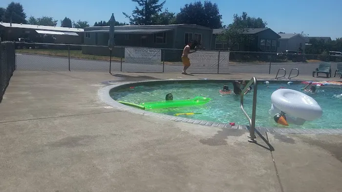 Chateau Village Picture 5