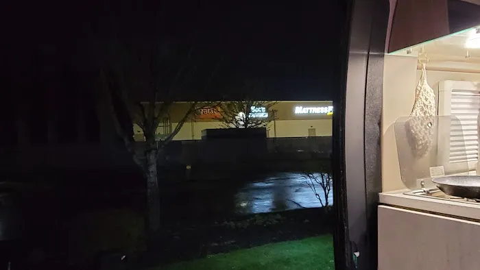 Portland-Woodburn RV Park Picture 9