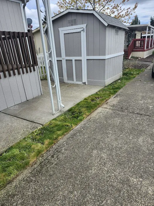 Angel Haven Mobile Home Park Picture 3