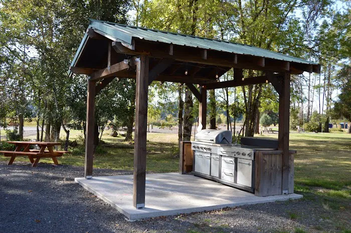 Silver Cove RV Resort Picture 6