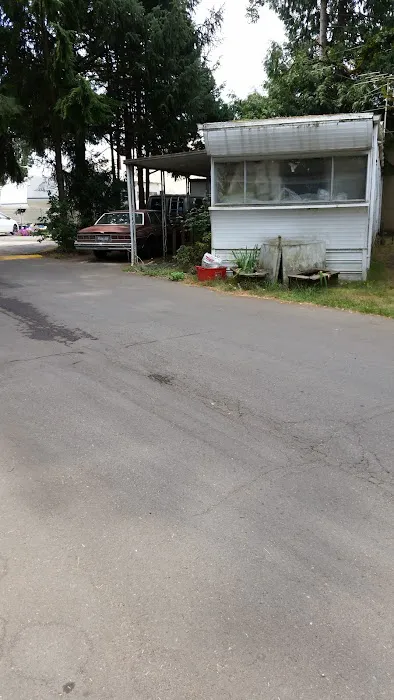 Pioneer Mobile Park Picture 6