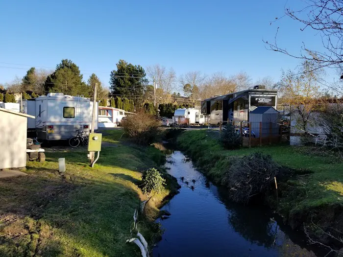 Mobile Home Corral & RV Park Picture 3