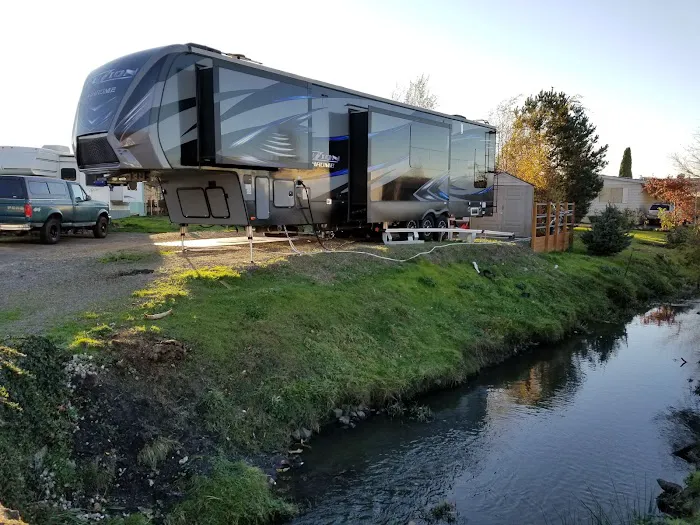 Mobile Home Corral & RV Park Picture 2