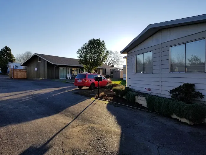 Mobile Home Corral & RV Park Picture 4