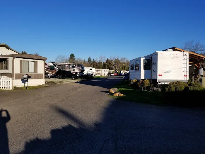 Mobile Home Corral & RV Park Picture 6