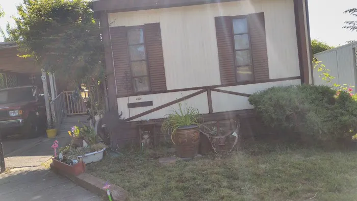 Azalea Gardens Mobile Manor Picture 10