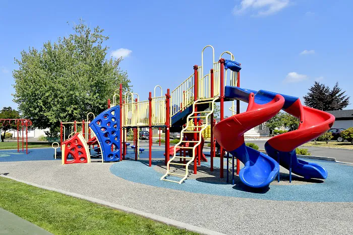 Heritage Village Mobile Home Community Picture 10