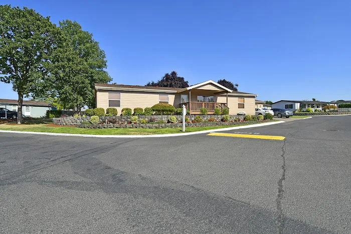 Heritage Village Mobile Home Community Picture 8