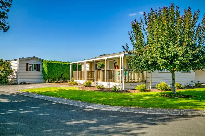 Arrowhead Mobile Home Park Picture 6